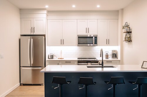 Revy To Go - Unique 2-Bedroom Condo