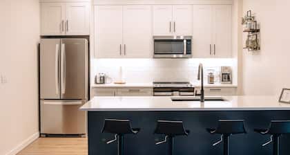 Revy To Go - Unique 2-Bedroom Condo