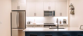 Revy To Go - Unique 2-Bedroom Condo