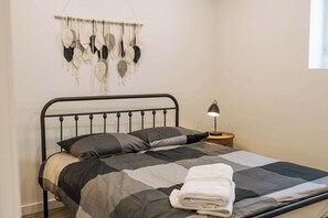 2 bedrooms, WiFi, bed sheets