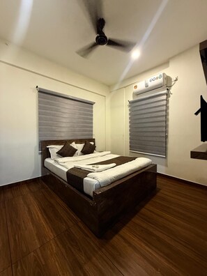 Deluxe Double Room | Desk, laptop workspace, free WiFi - Indeo Residency  (Kanayannur)