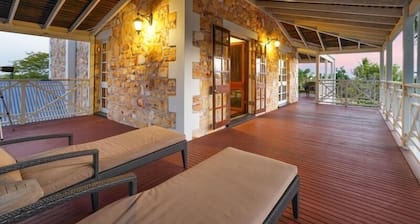 NT Tourism Award Winning: Mandalay Luxury Stay
