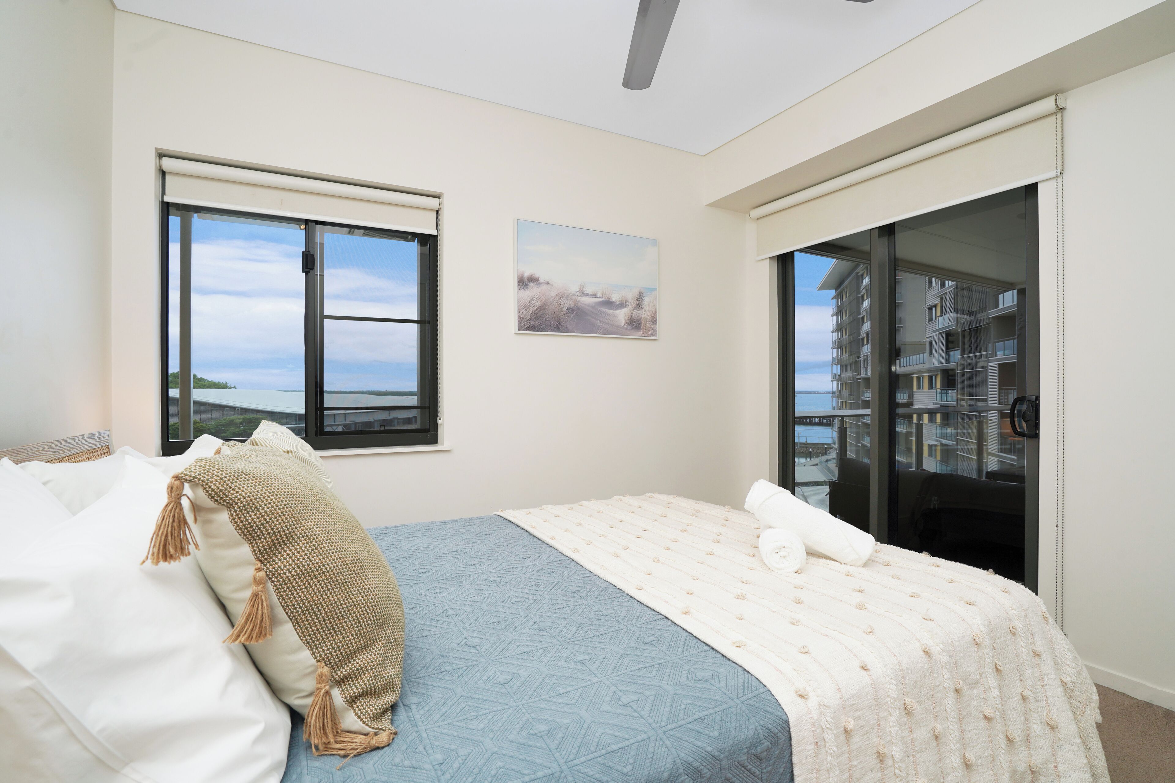 3 bedrooms, desk, iron/ironing board, internet