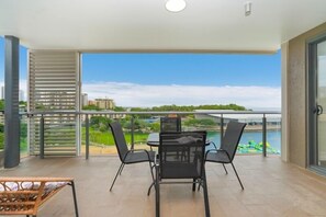 Outdoor dining - Popular Waterfront Lagoon Views: great restaurants (Darwin)