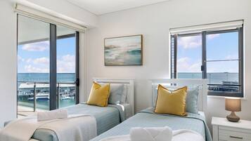 3 bedrooms, desk, iron/ironing board, Internet