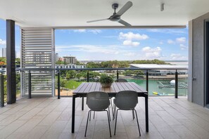 Outdoor dining - Charming Waterfront Lagoon Views + Restaurants (Darwin)