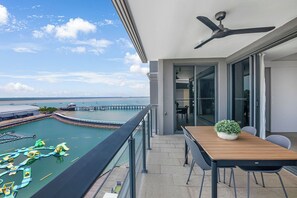 Outdoor dining - Charming Waterfront Lagoon Views + Restaurants (Darwin)