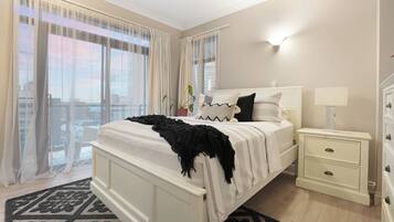 3 bedrooms, iron/ironing board, WiFi, bed sheets