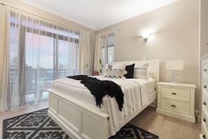 3 chambres, fer et planche à repasser, Wi-Fi, draps fournis