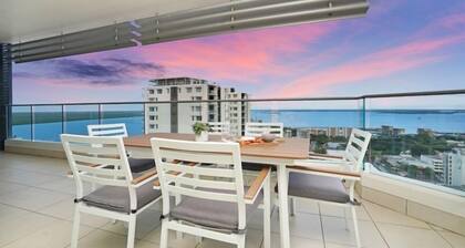 Magnificent City Location, Harbour Views, Pool/Gym