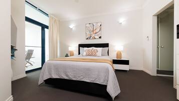 2 bedrooms, iron/ironing board, Internet, bed sheets
