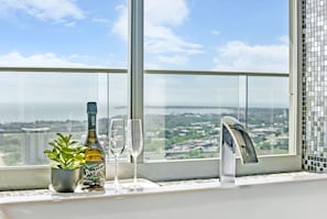 Interior - Ultimate Penthouse, Majestic Harbour Views + Pool (Darwin)
