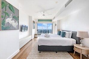 3 bedrooms, desk, iron/ironing board, WiFi