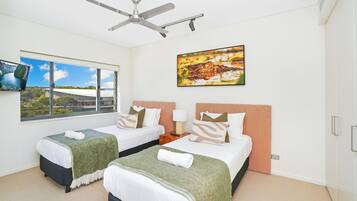 2 chambres, bureau, fer et planche Ă repasser, accĂšs Internet