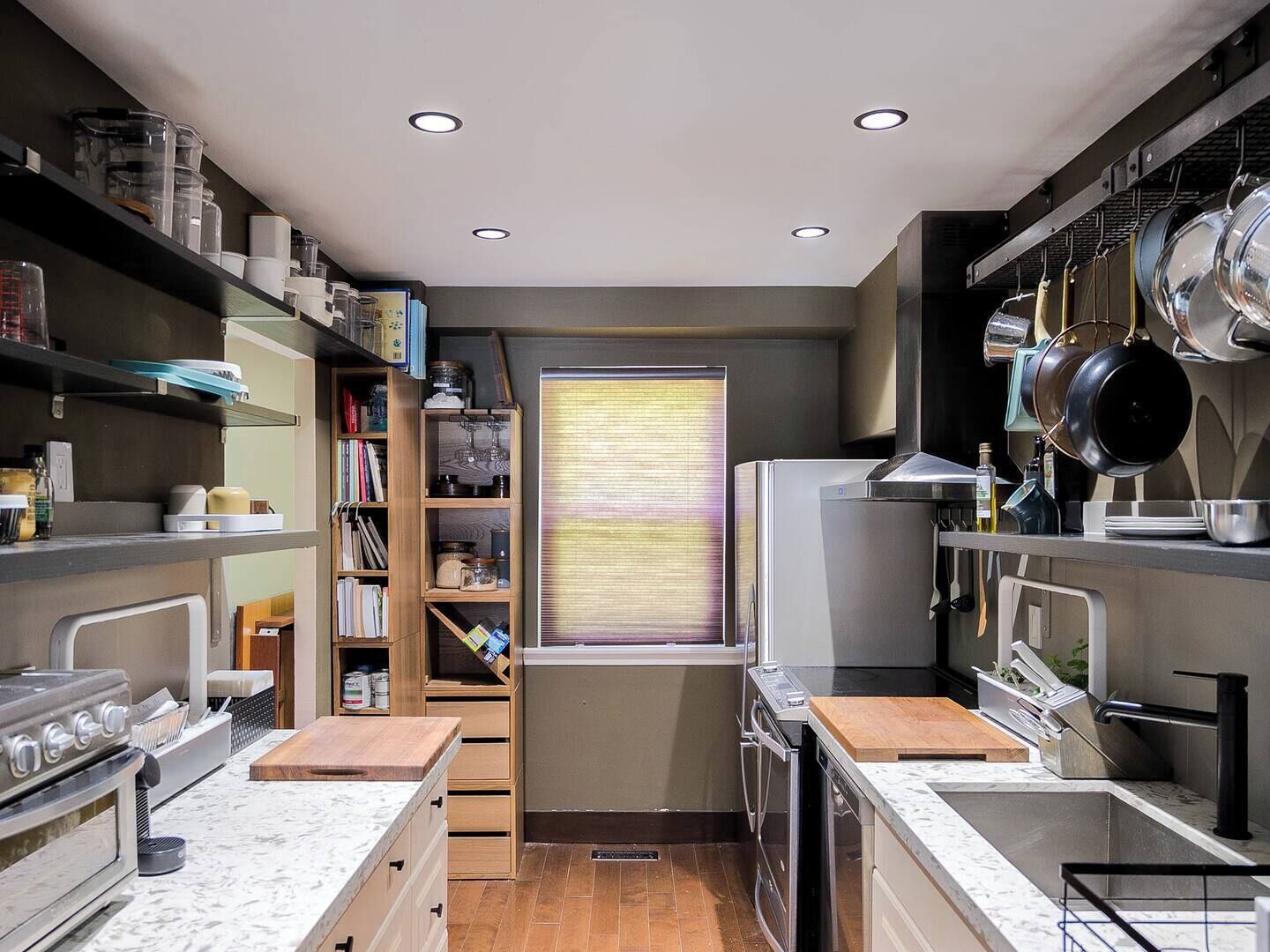 電子レンジ、オーブン、コンロ、食器洗い機