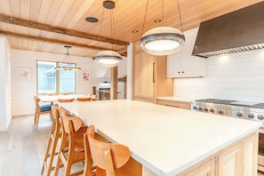 Dining - Teocalli Art House, new, hot tub, walk everywhere! (Crested Butte)
