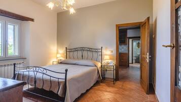 3 Schlafzimmer, Bügeleisen/Bügelbrett, Reisekinderbett