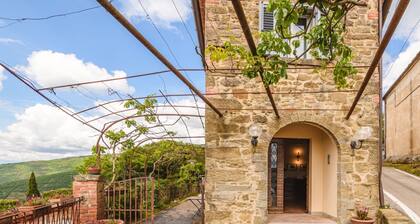 Casa Belvedere – Tuscan charm with breathtaking views just steps from Cortona