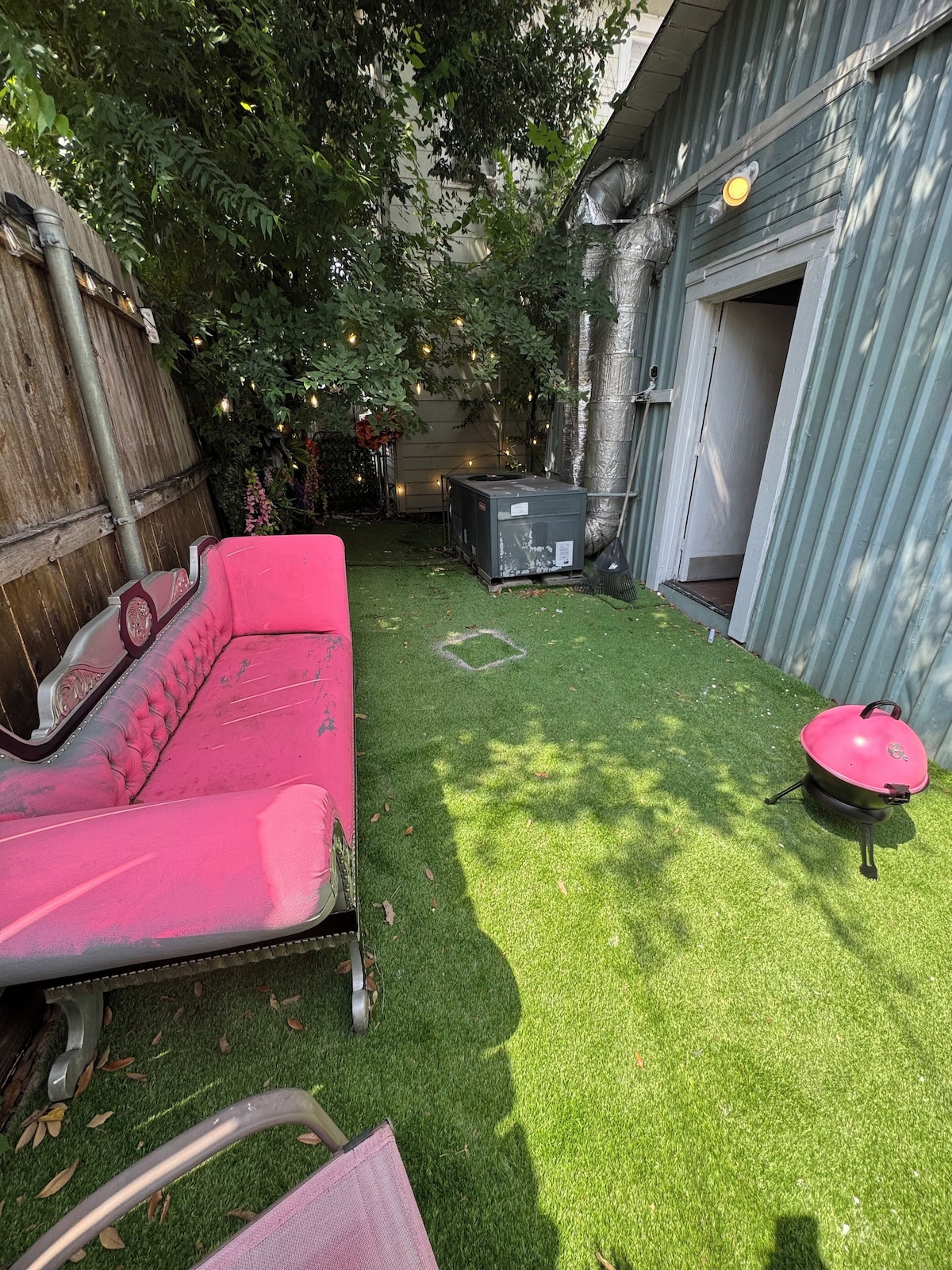 Photo 28 of Party/Pet friendly Warehouse in Montrose. 2bedrooms 2 full baths. Fun location.