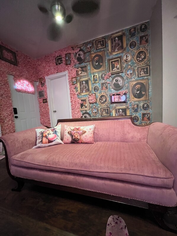 智能电视、乒乓球