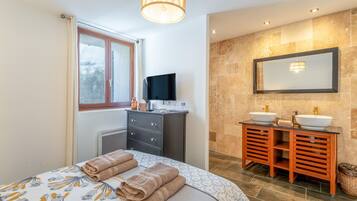 3 soveværelser, strygejern/strygebræt, Wi-Fi, sengetøj