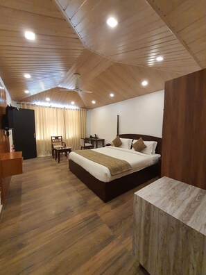 Deluxe Double Room | Desk, laptop workspace, free WiFi - Shivalik Hills Mussoorie (Mussoorie)