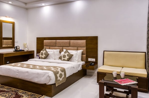 Desk, laptop workspace, free WiFi - Shivalik Hills Mussoorie (Mussoorie)