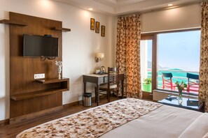 Luxury Room, Hill View | Desk, laptop workspace, free WiFi - Shivalik Hills Mussoorie (Mussoorie)