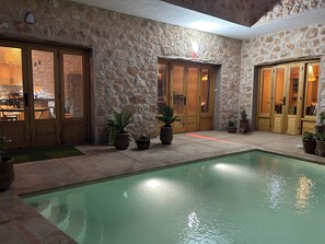 Superior villa, uitzicht op zwembad | Terras