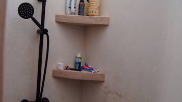 Villa superior, vista a la alberca | Baño