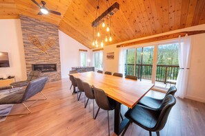 Interior - Mountain, Spa & Game room | Le Pik du Massif (Saint-Philémon)