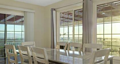 The Great Escape 5 Bedrooms -Pool, Sauna, Private Acreage .