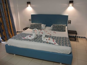 Double room city view | ๋ฌด๋ฃ WiFi