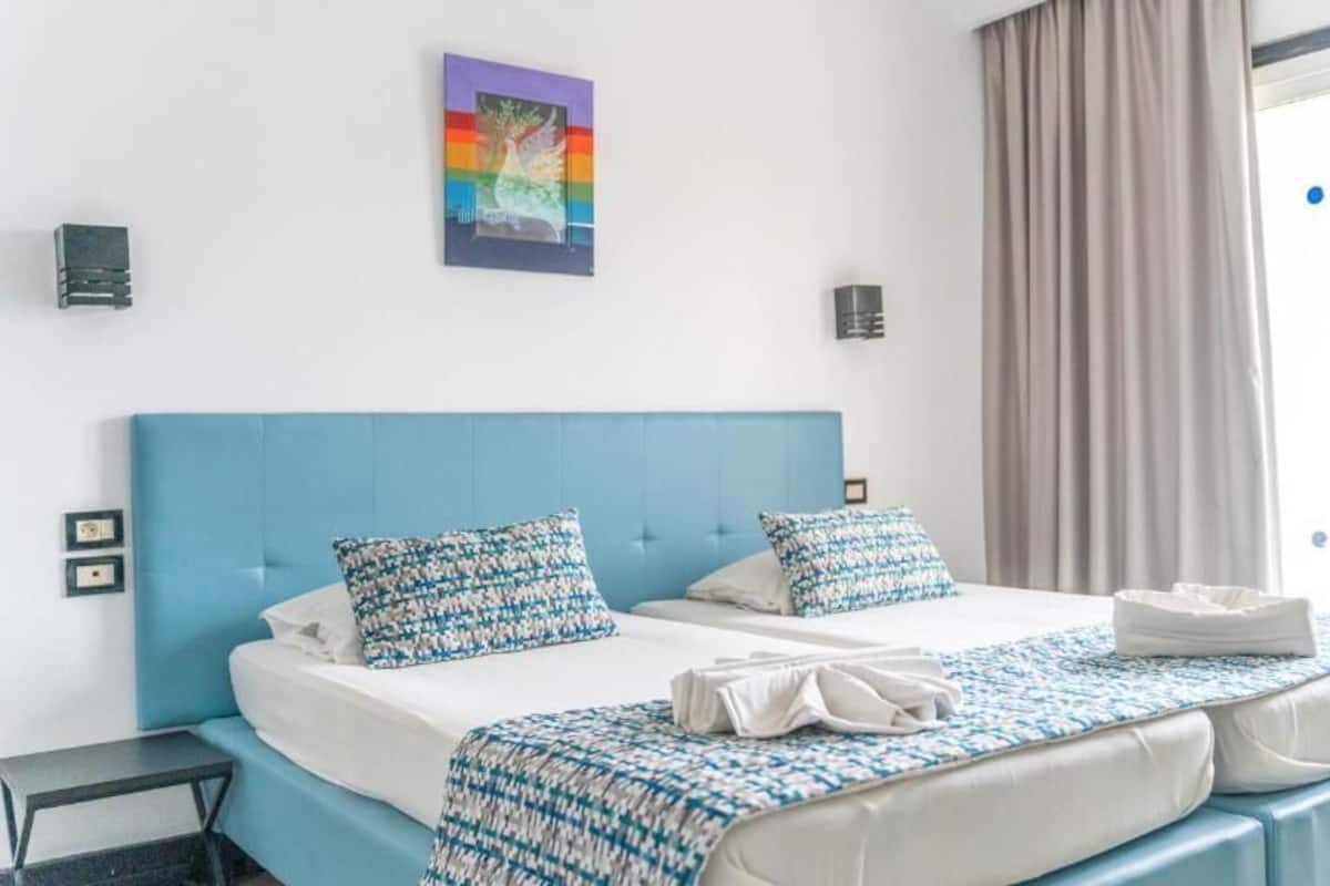 Single Room city view | Free WiFi