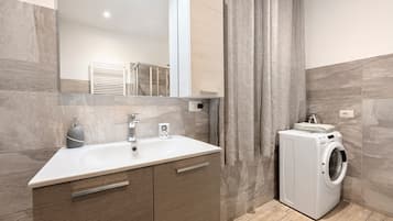 Doccia, asciugacapelli, asciugamani