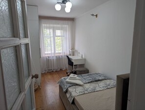2 bedrooms, iron/ironing board, WiFi, bed sheets