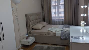 2 chambres, fer et planche à repasser, Wi-Fi, draps fournis