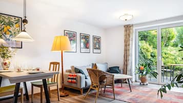 Fernseher, Tischtennisplatte