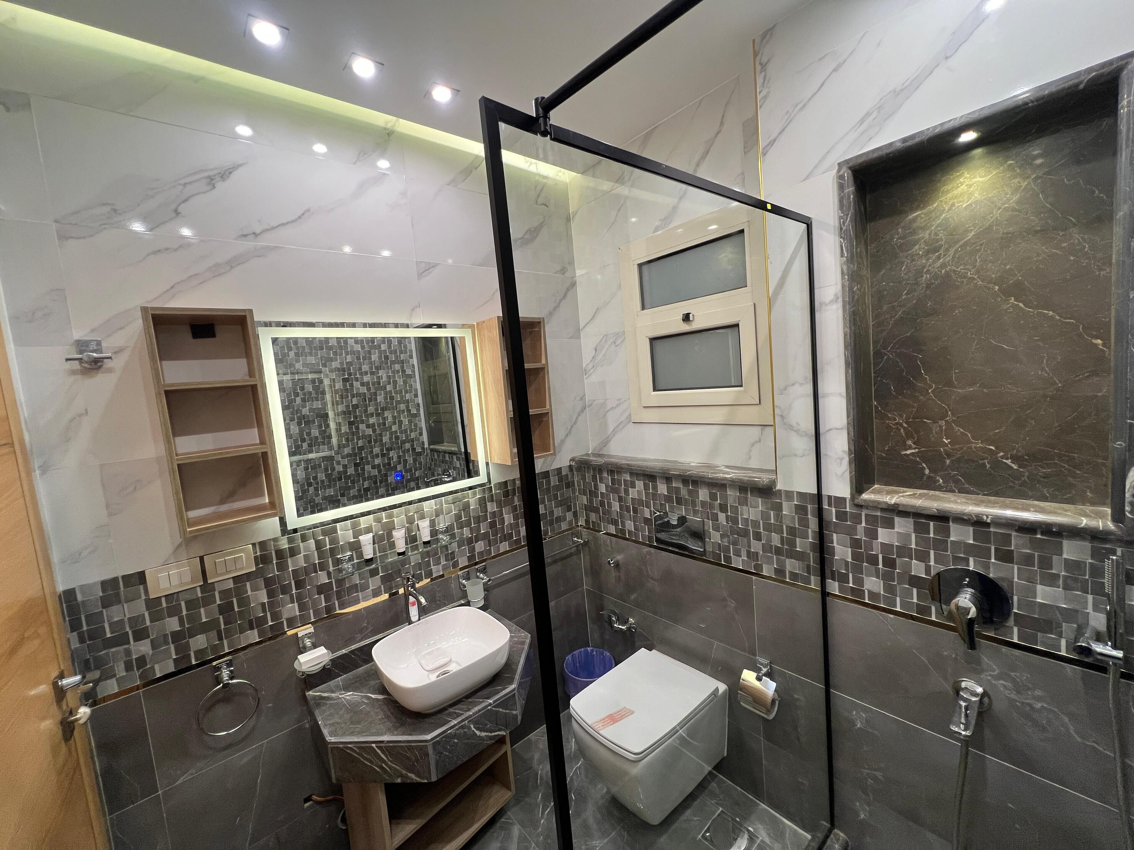 Triple Room | Bathroom | Separate bathtub and shower, slippers, towels, soap
