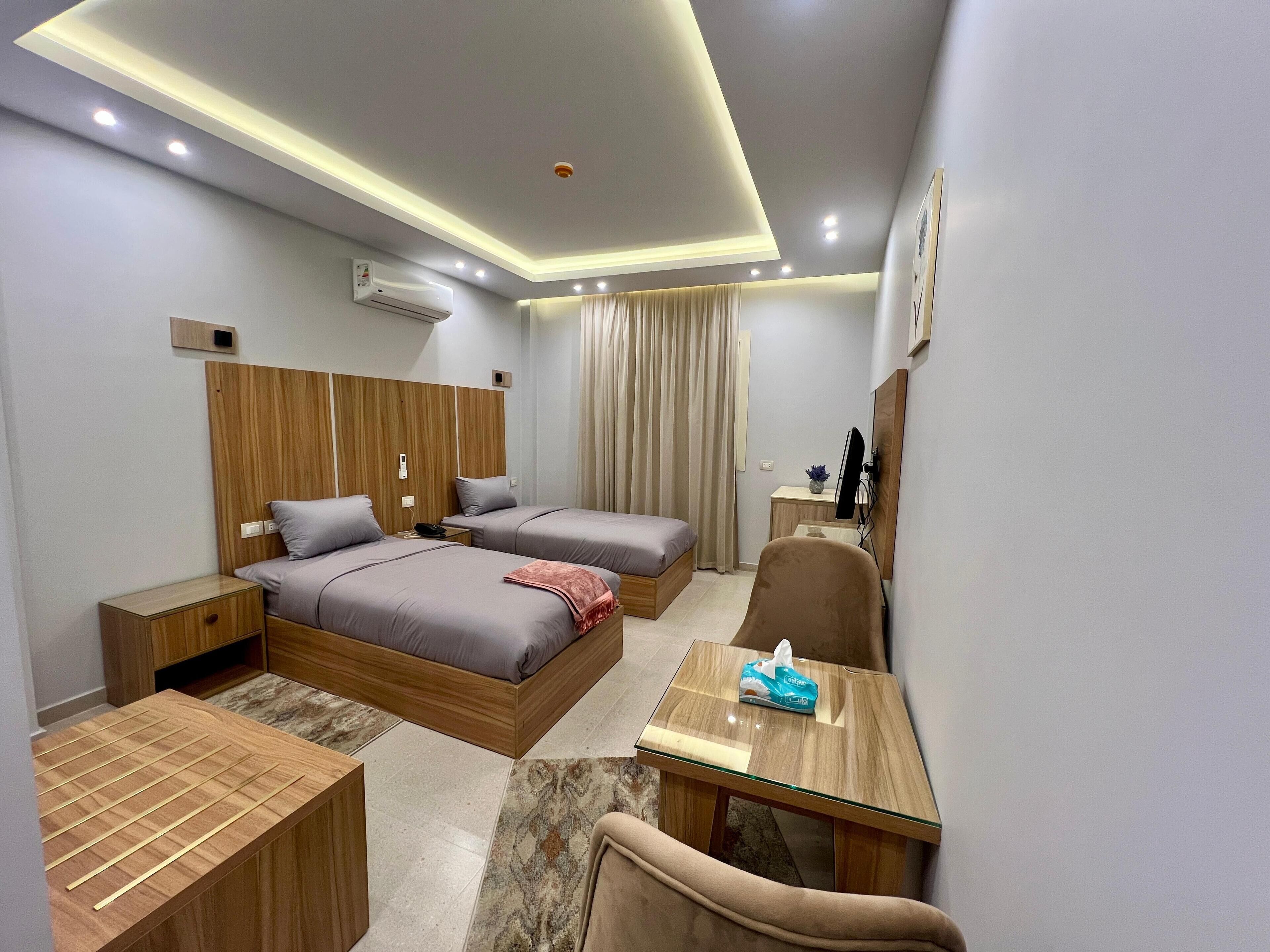 Twin Room | In-room safe, desk, blackout curtains, soundproofing