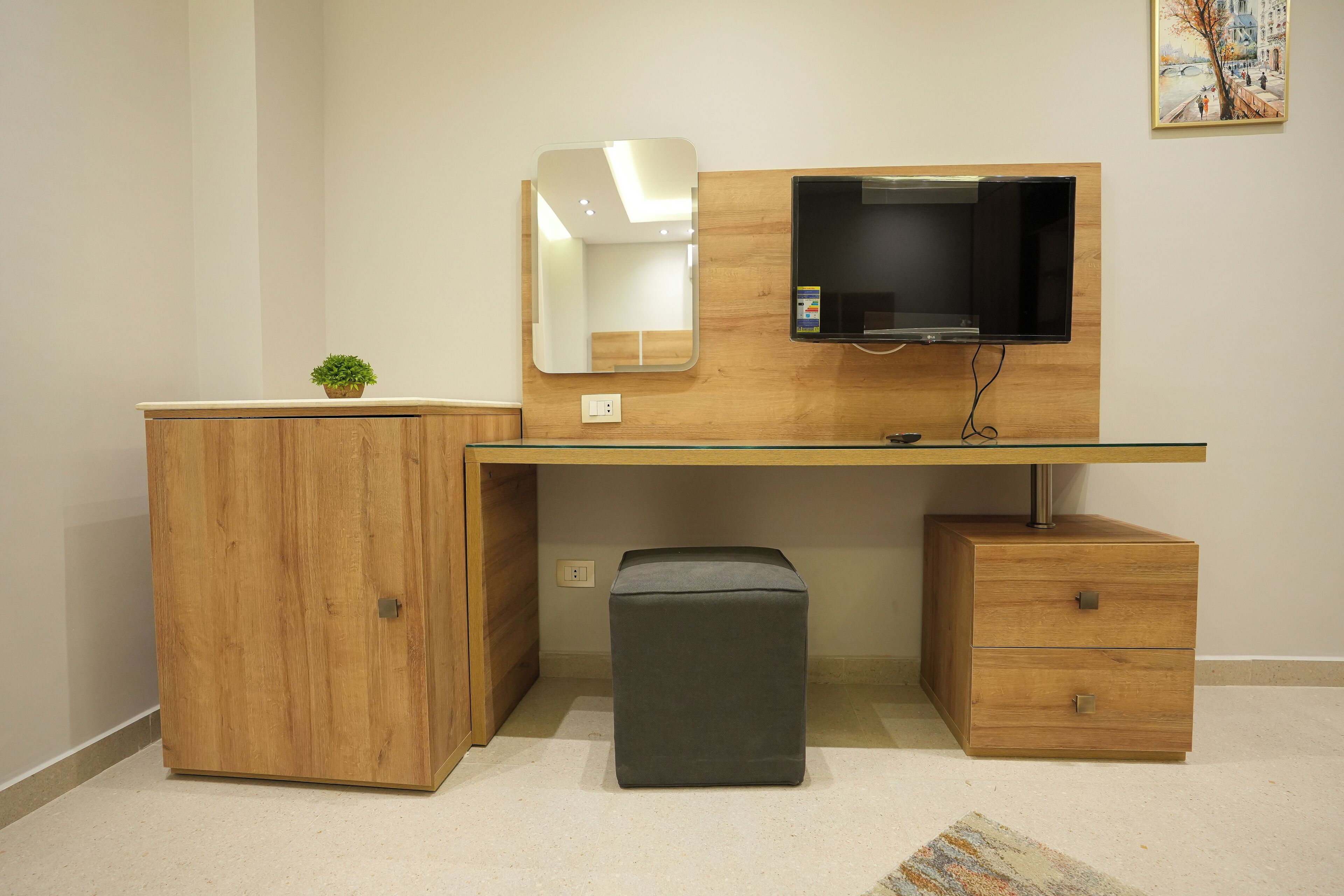 Apartment | In-room safe, desk, blackout curtains, soundproofing