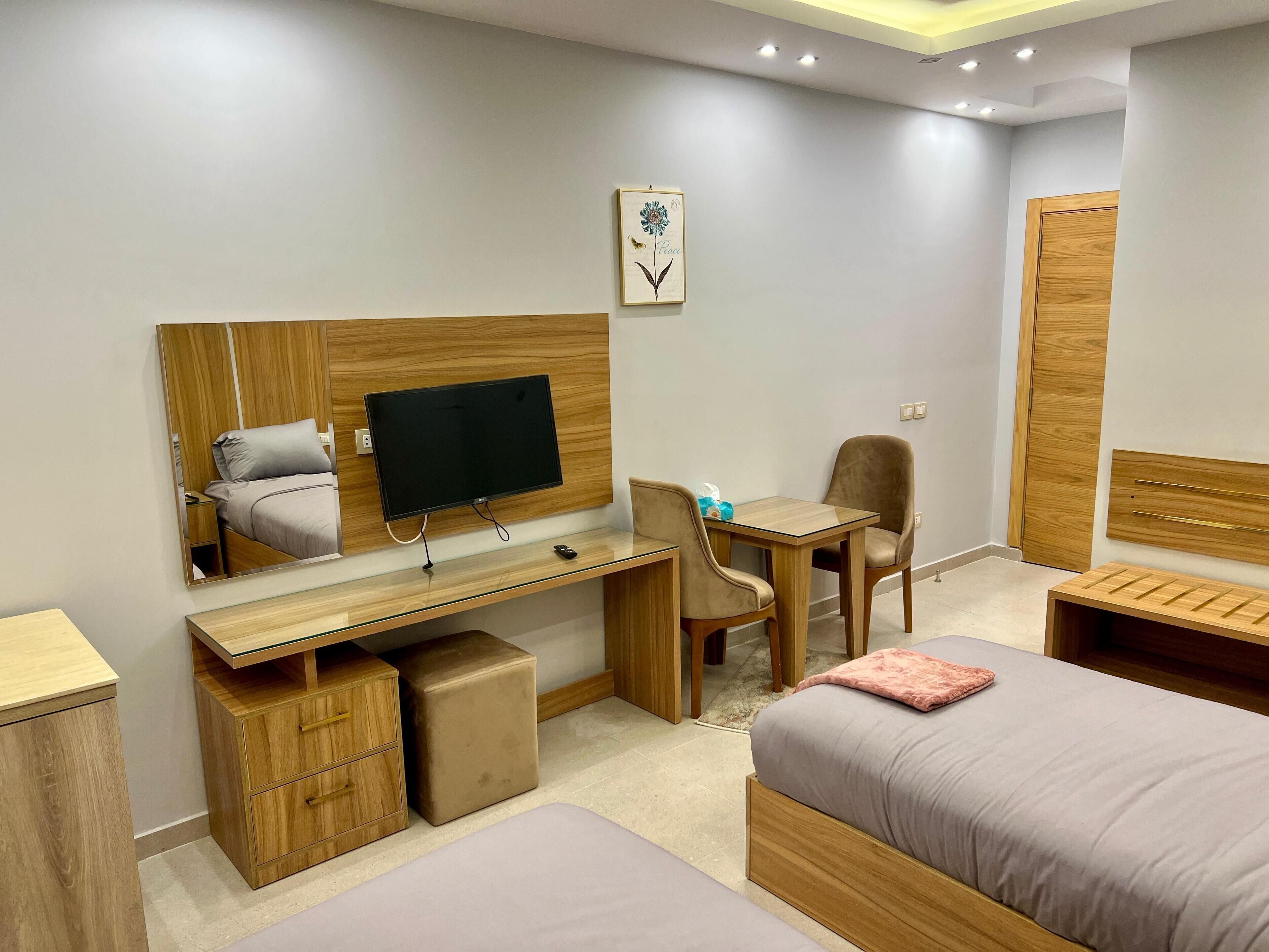 Twin Room | In-room safe, desk, blackout curtains, soundproofing