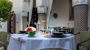 مطعم