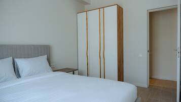 Iron/ironing board, free WiFi