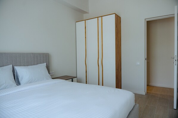 Iron/ironing board, free WiFi