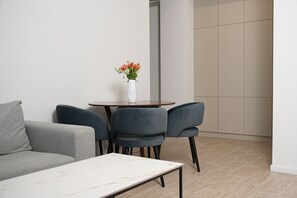 Deluxe Apartment | Living area