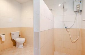 淋浴设施、免费洗浴用品、吹风机、坐浴桶