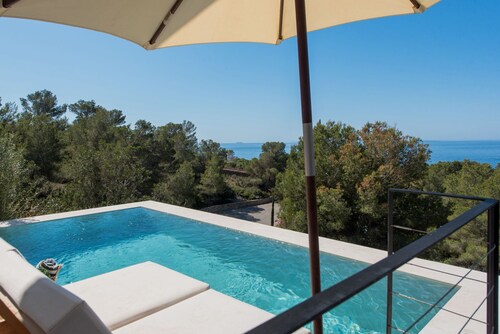 Wake Up to Sea Breezes in Santa Eularia