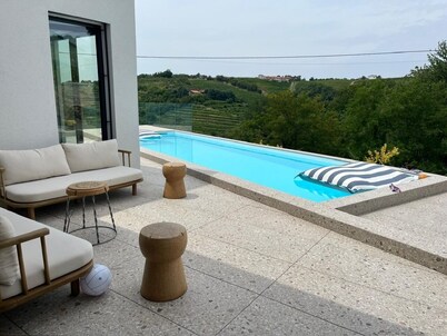 5-bedroom Vila Solini in the heart of Goriška brda with private pool