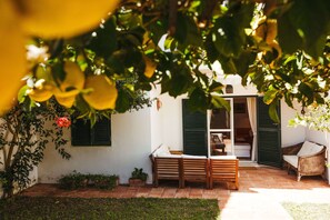 Exterior detail - Charming 3-bedroom beachside chalet with WiFi & AC, in El Puerto de Santa María (El Puerto de Santa María)